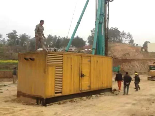 山阴如何判断水冷式机油散热器密封件是否需要更换?